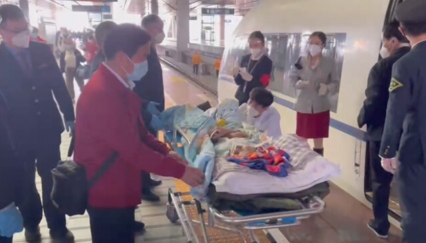 长沙火车南站优化绿色通道—— 为危急重旅客保驾护航